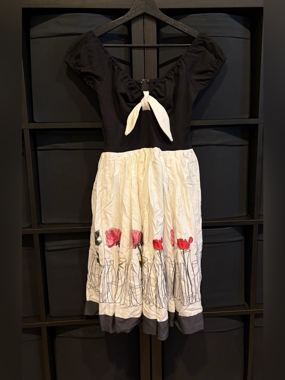 Pinup Couture Off The Shoulder Peasant Dress In Vases And Roses Size S NWOT